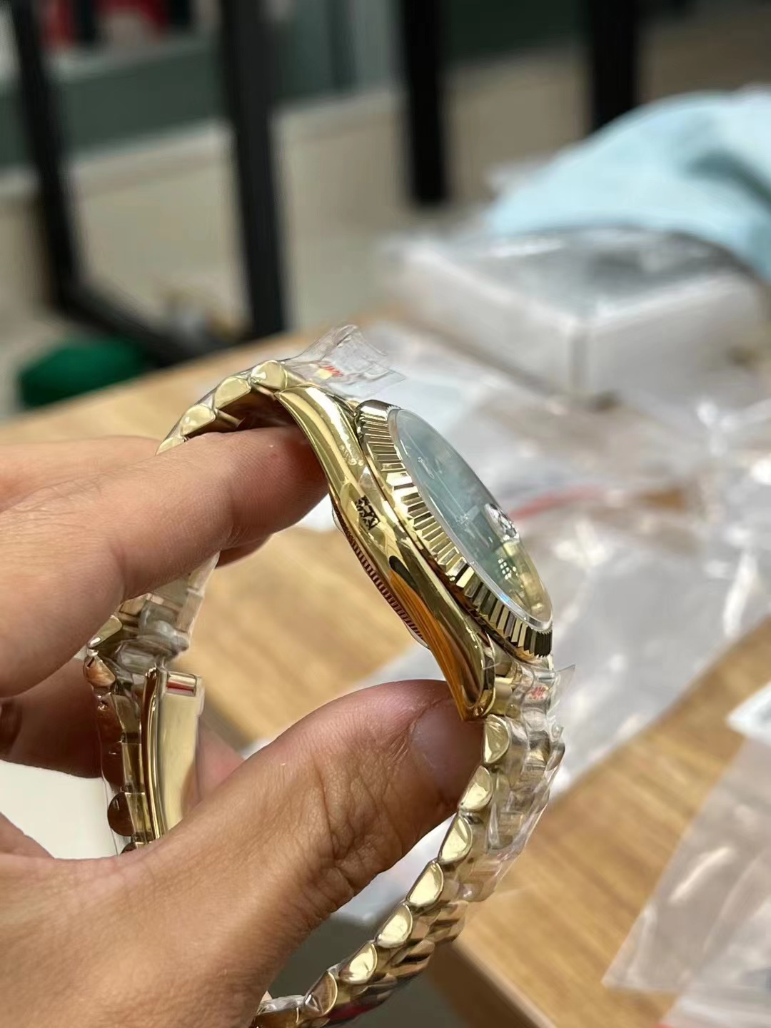 名士手表日历怎么拆装的